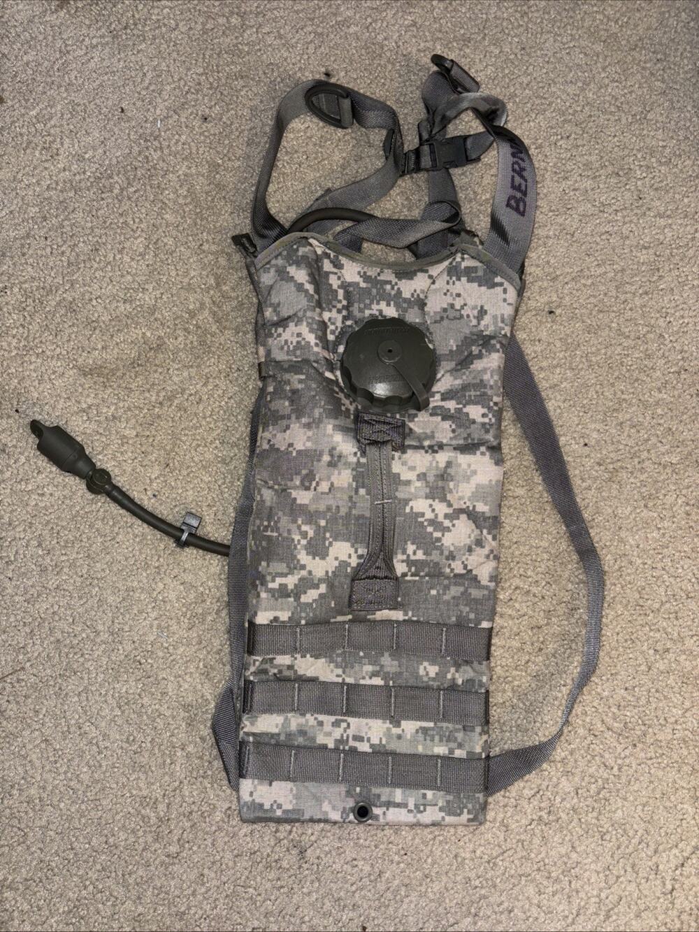 US Army Molle II Hydration System Carrier ACU Camelback Hydromax With Bladder